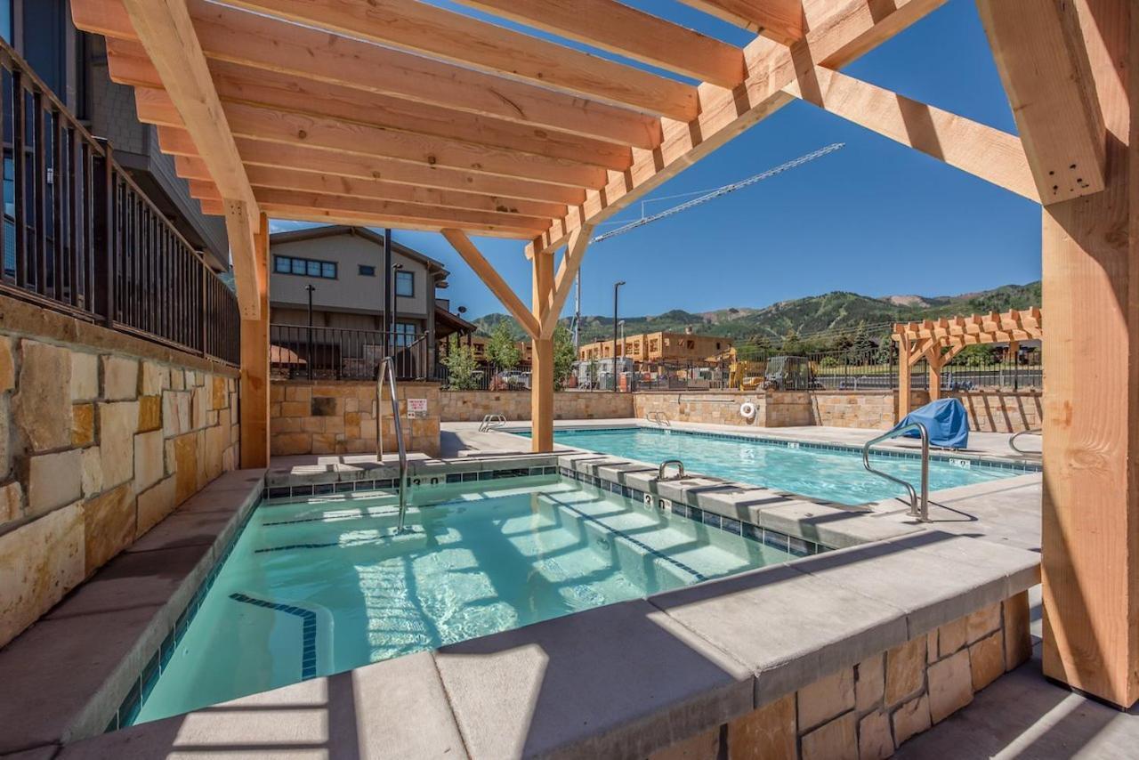 Blackstone Luxury 2Br, Walk To Skiing At Cabriolet, Mountain View, Shared Pool And Hot Tub, Gym Park City Exterior photo