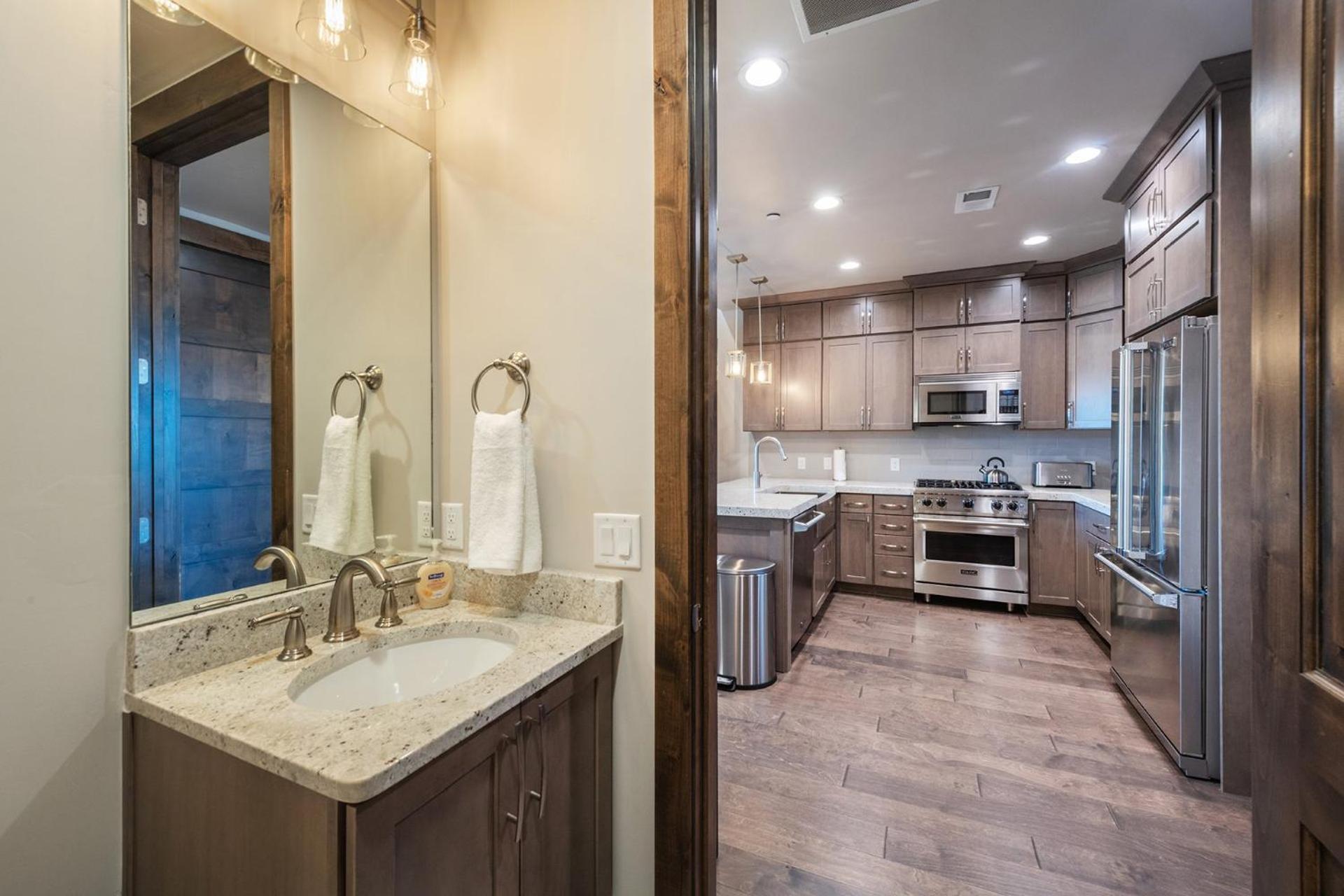 Blackstone Luxury 2Br, Walk To Skiing At Cabriolet, Mountain View, Shared Pool And Hot Tub, Gym Park City Exterior photo